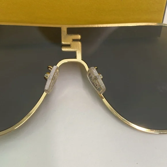 💯- New Original Fendi FE40080U round sunglasses Shiny endura gold / brown